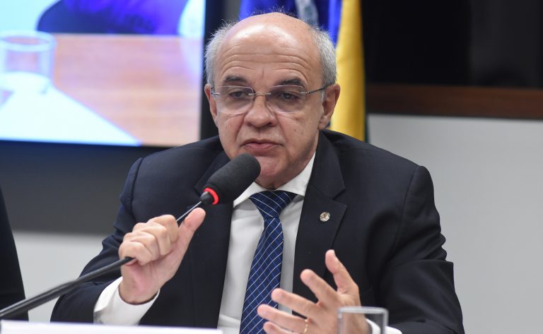 Projeto de lei inclui combate ao racismo como critério para adesão de clubes ao Profut
