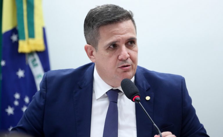 Projeto de lei permite uso de vídeos de cidadãos para comprovar infrações de trânsito