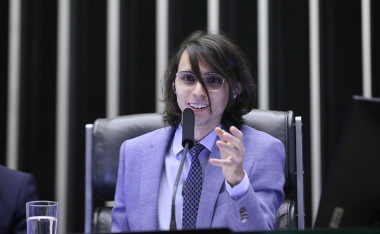Projeto de Lei propõe benefícios fiscais para municípios que atualizarem legislação sobre 5G