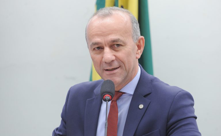 Projeto estabelece prazo de 30 dias para pagamento de micro e pequenas empresas