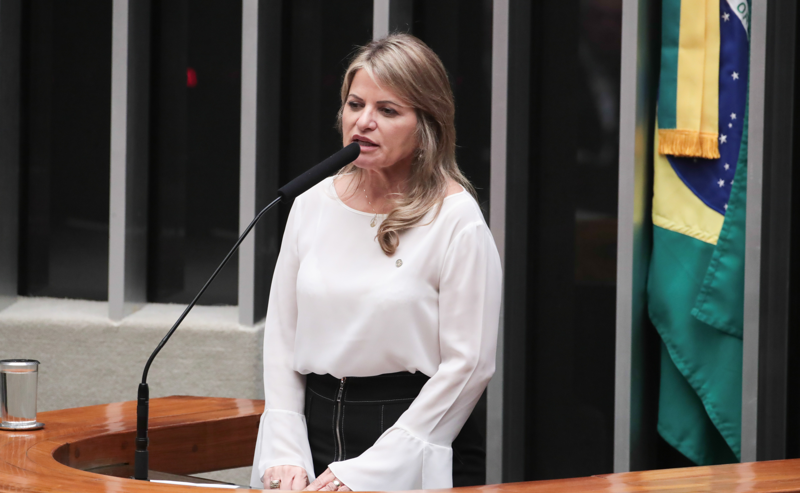 Projeto isenta moradores de cidades vizinhas de pedágio em rodovias federais