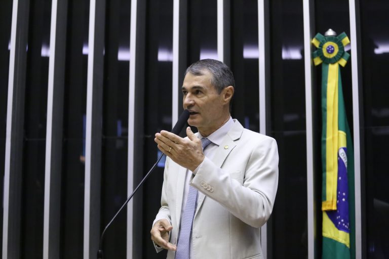 Projeto obriga biometria para crédito consignado de servidores federais