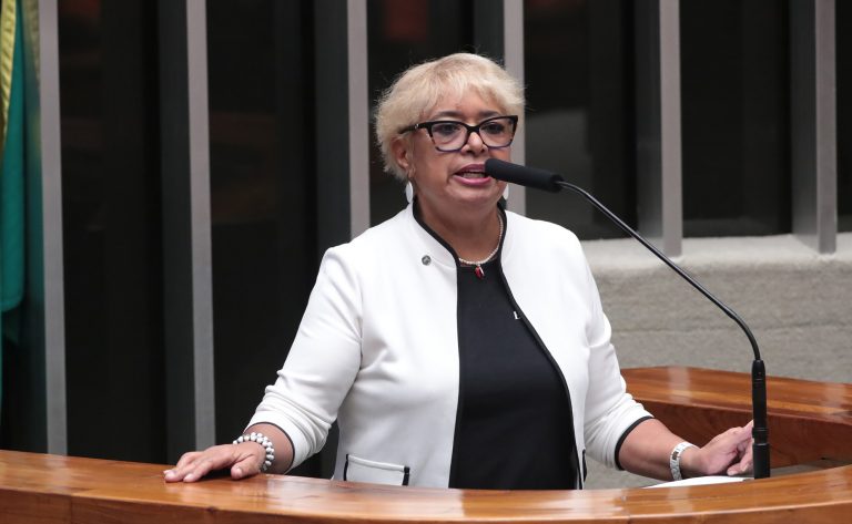 Projeto obriga entidades parceiras do governo a adotar políticas de inclusão racial