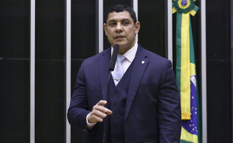Projeto obriga exibir preço com e sem impostos em ofertas e propagandas