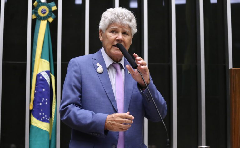 Projeto obriga órgãos públicos a receberem documentos por e-mail institucional