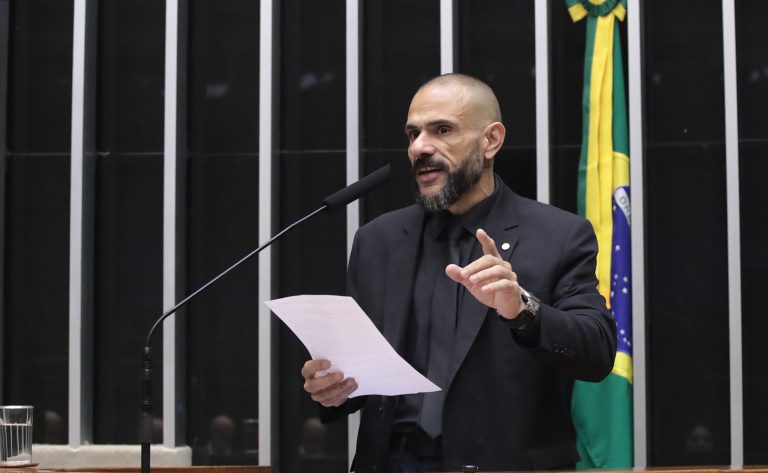 Projeto permite retorno voluntário de militares aposentados ao serviço ativo