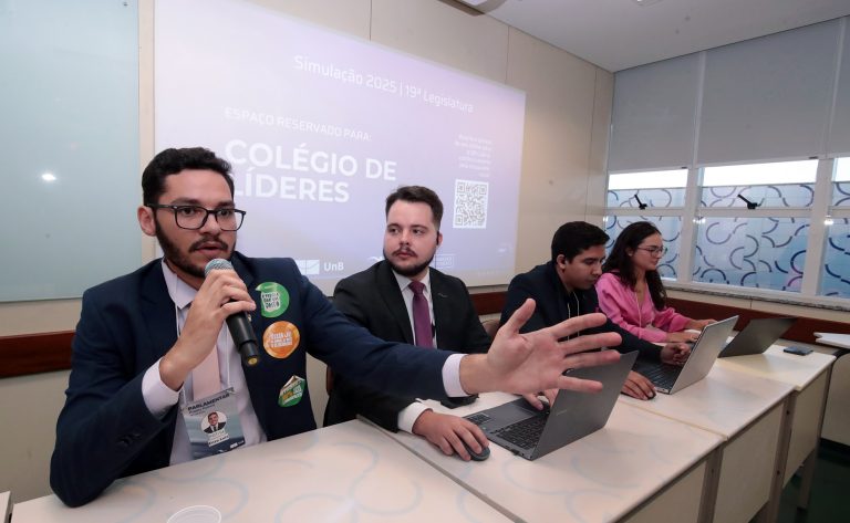 Projeto Politeia encerra 19ª edição com simulação legislativa para universitários na Câmara dos Deputados