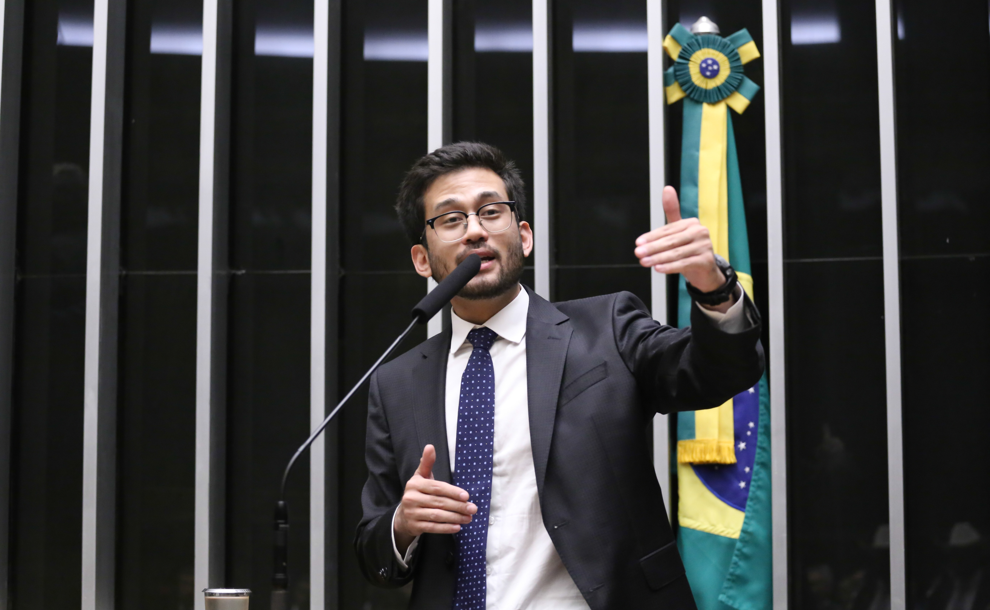 Projeto prevê expulsão automática de advogado que auxiliar crime organizado