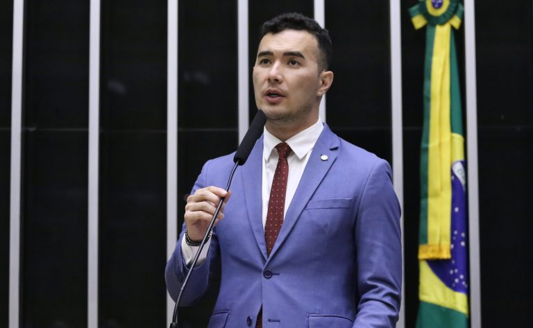 Projeto prevê multa de até R$ 500 mil para empresas que negligenciarem assédio