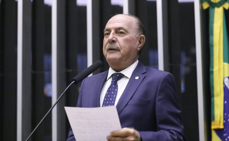 Projeto proíbe conteúdo inadequado para menores em eventos públicos
