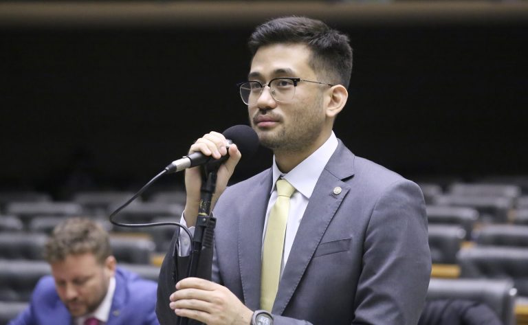 Projeto proíbe déficits em estatais e prevê desestatização compulsória