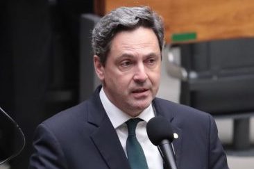 Projeto proíbe entrada de estrangeiros sem documentos válidos no Brasil