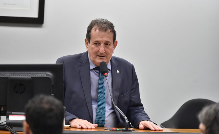Projeto protege pequenos agricultores na cadeia do biodiesel após reforma tributária
