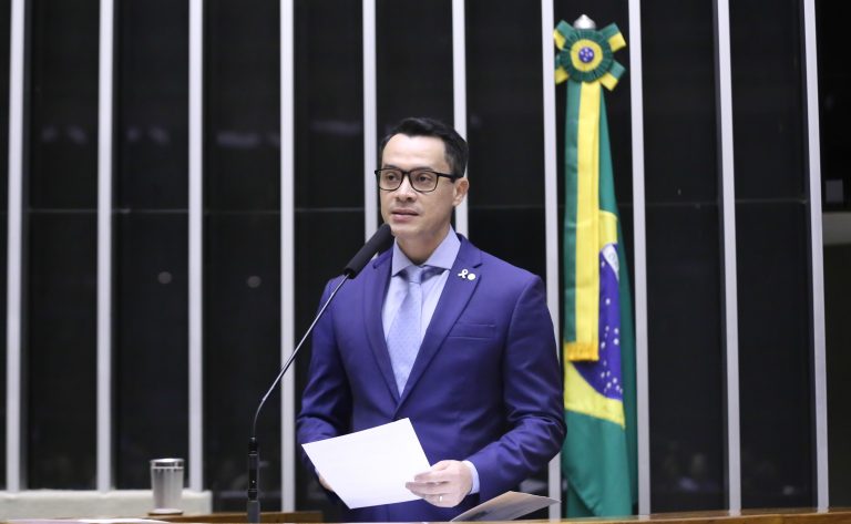 Projeto que destina parte de recursos recuperados de lavagem de dinheiro ao Fundo Nacional do Idoso avança na Câmara