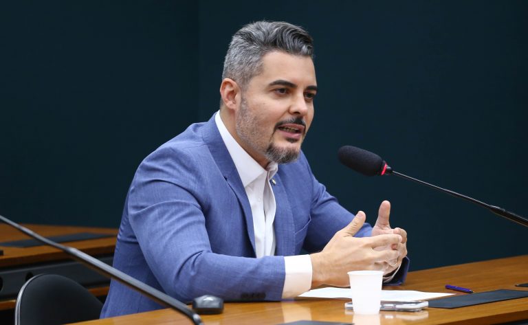 Projeto que garante mamografia adaptada para mulheres com deficiência avança na Câmara