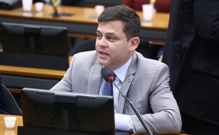 Projeto suspende cobrança adicional de empresas por ruído no trabalho