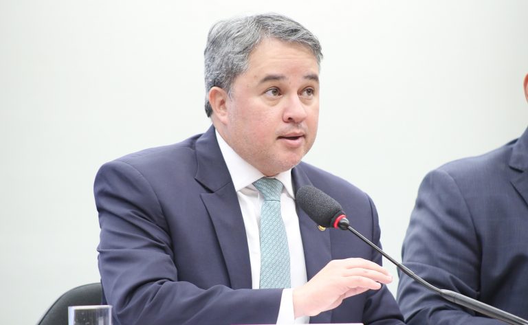 Senador Efraim Filho quer aprovar LDO 2026 até próxima terça-feira para evitar atraso orçamentário