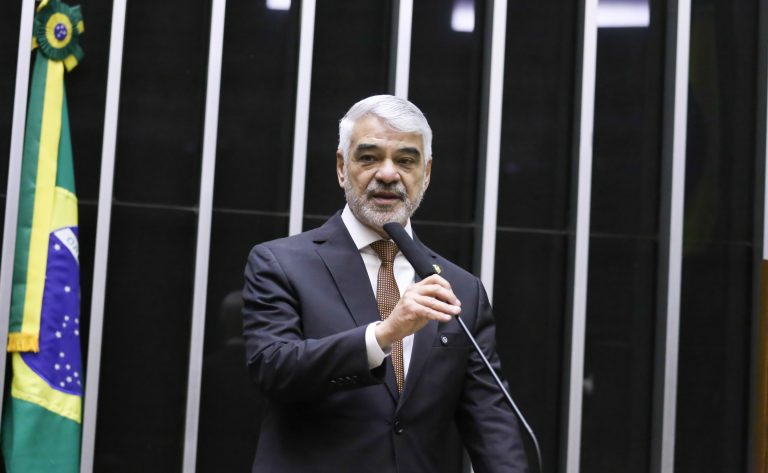 Senador Humberto Costa assume presidência do Parlasul com foco em acordos comerciais