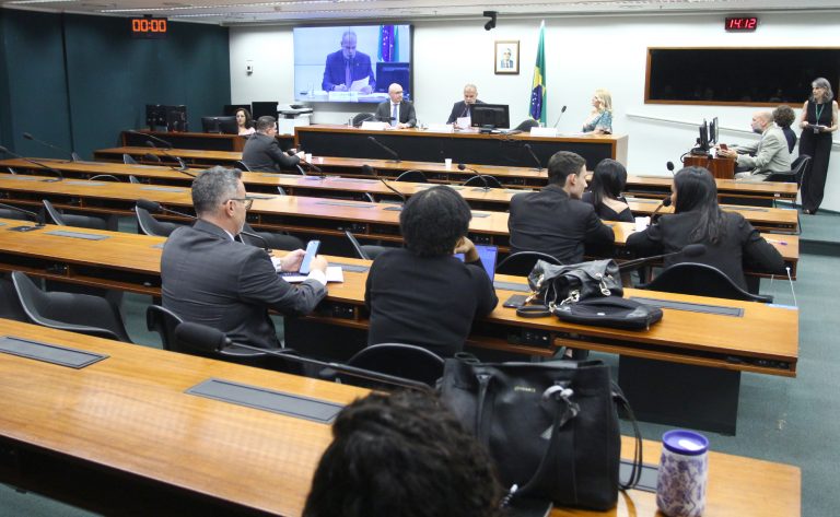 Setor hoteleiro rejeita proposta de três horários de diárias na Câmara