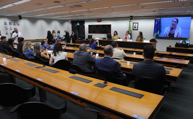 STJ pode limitar terapias para autistas em planos de saúde; especialistas alertam