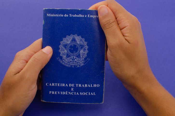 TST condena construtora a indenizar pedreiro por frustrar contratação após exames admissionais