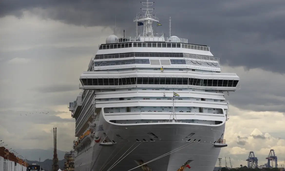 TST condena MSC Cruzeiros por exigir exame de HIV na contratação de funcionário