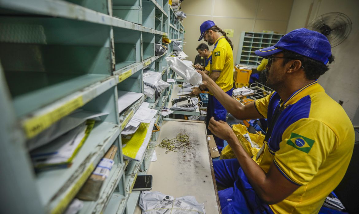 TST convoca ministros para julgar greve dos Correios durante recesso