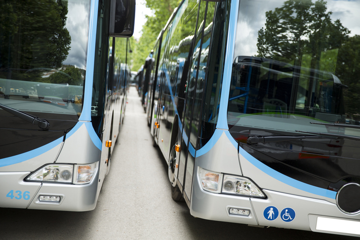 TST mantém condenação de empresa de ônibus que faltou à audiência por revelia