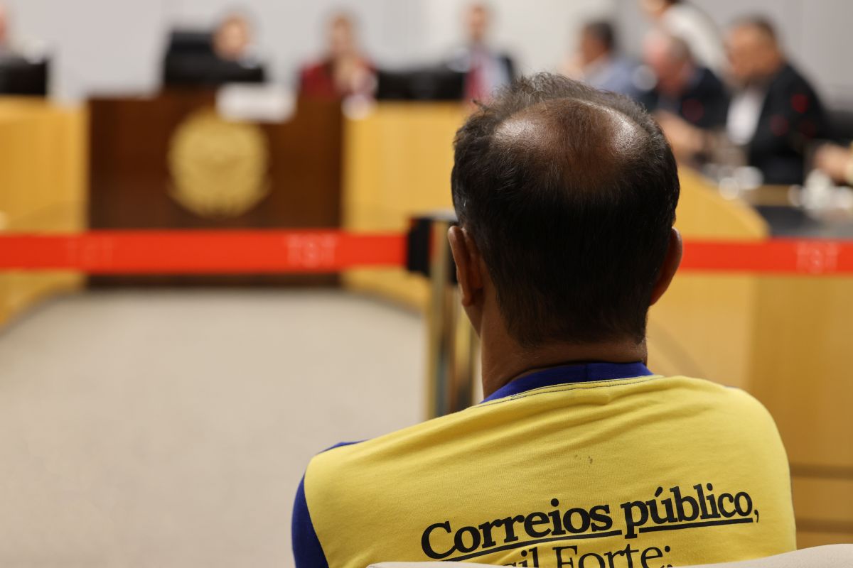 TST medeia negociações entre Correios e sindicatos nesta terça (16)