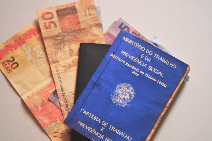 TST nega indenização por atraso em verbas rescisórias sem comprovação de dano